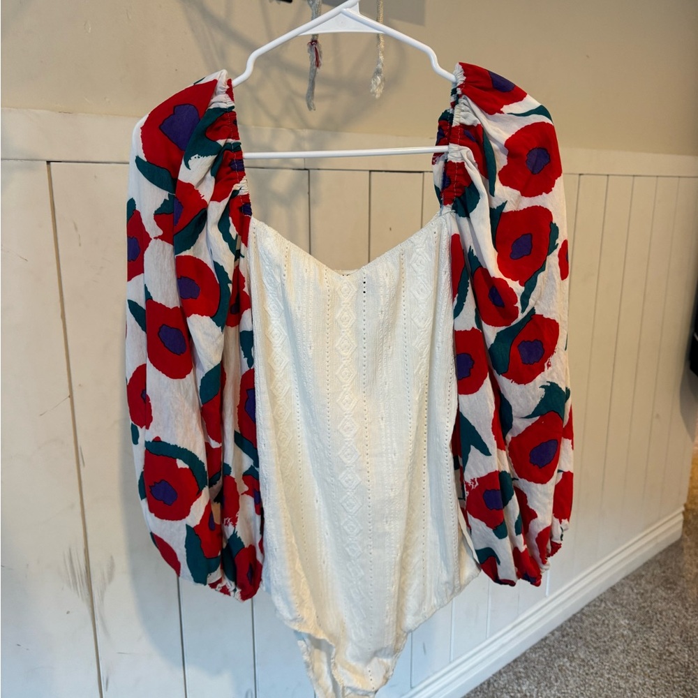 Floral Puff Sleeve Bodysuit - Red and White